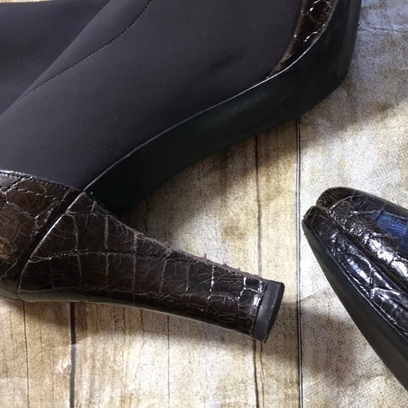 Donald J Pliner stretch ankle boot - Picture 4 of 5